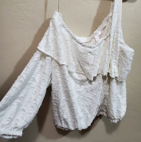 LC Lauren Conrad cold shoulder blouses - Picture 4 of 4